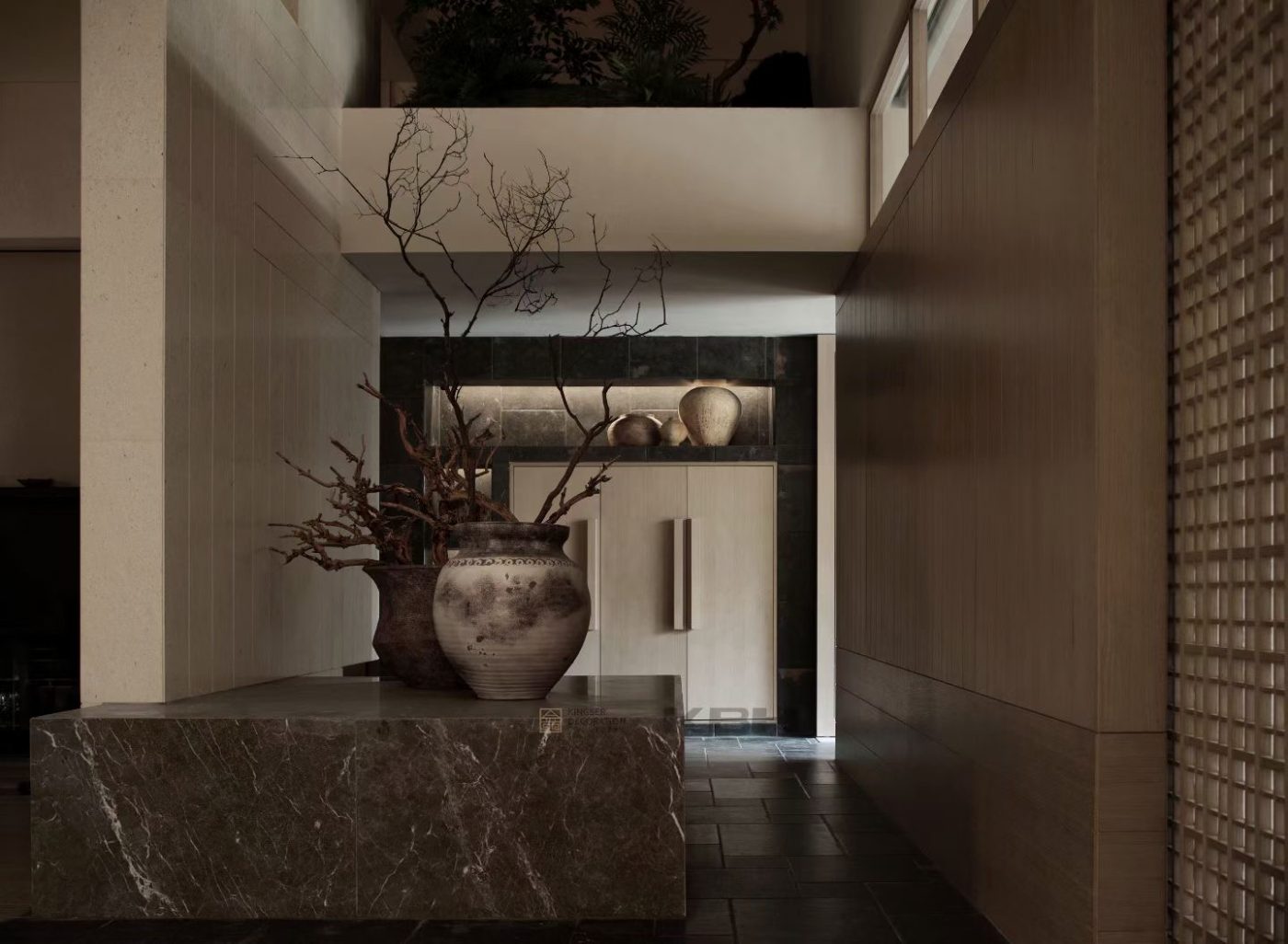 Marble plinth with ceramics