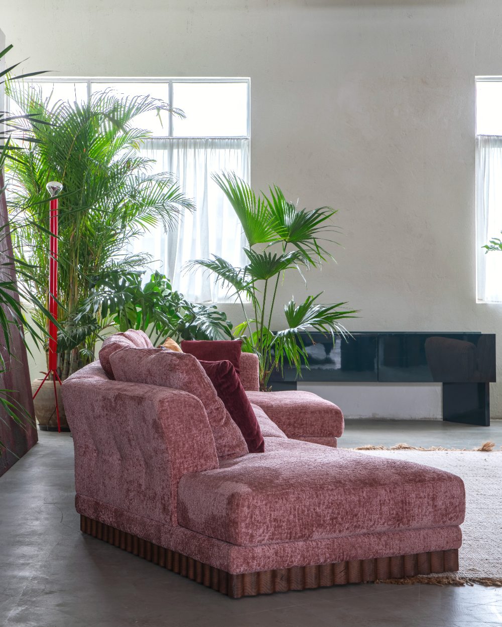Rose bouclé chaise detail