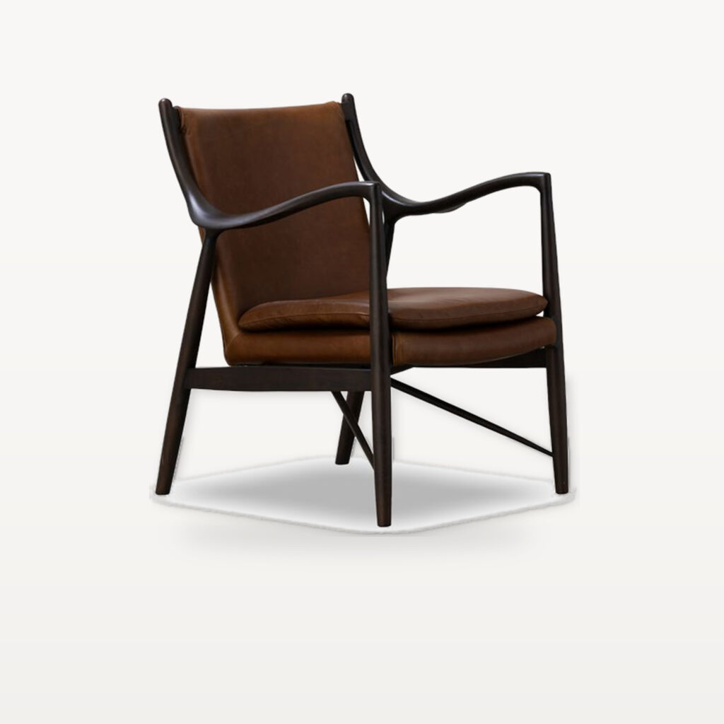 Evening Lounge with the Saddle Hide Chair
