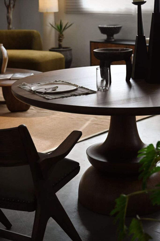 Warm Gathering scene by KBH with the Goblet Round Table in a dining room (3)
