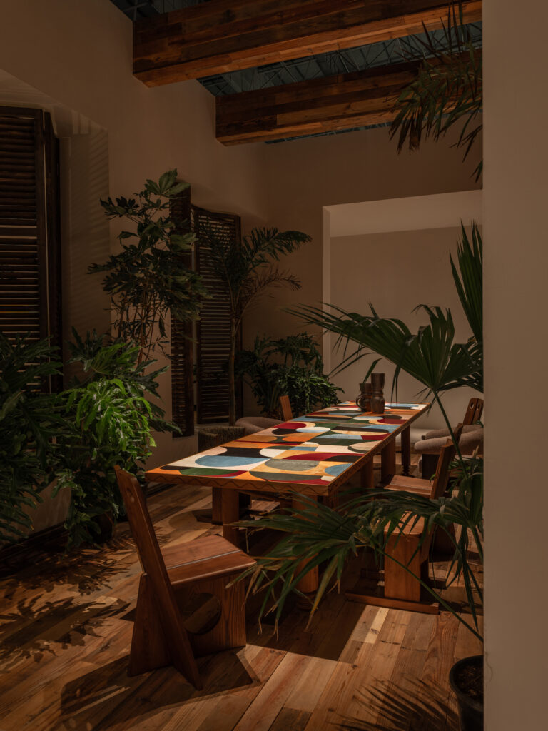 Warm Gathering scene by KBH with the Palette Dining Table in a dining room (3)