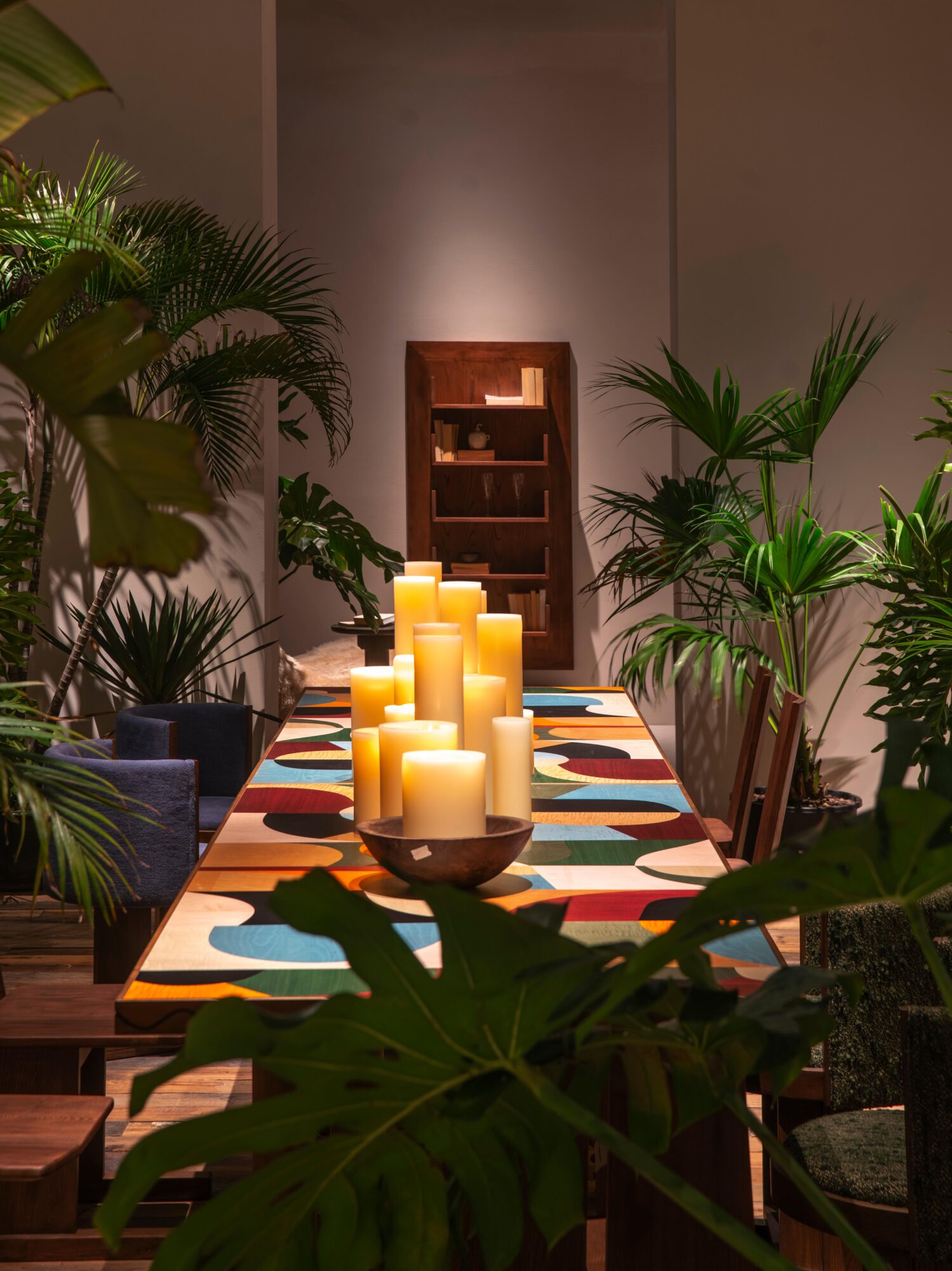 Warm Gathering scene by KBH with the Palette Dining Table, photographed in a dining room