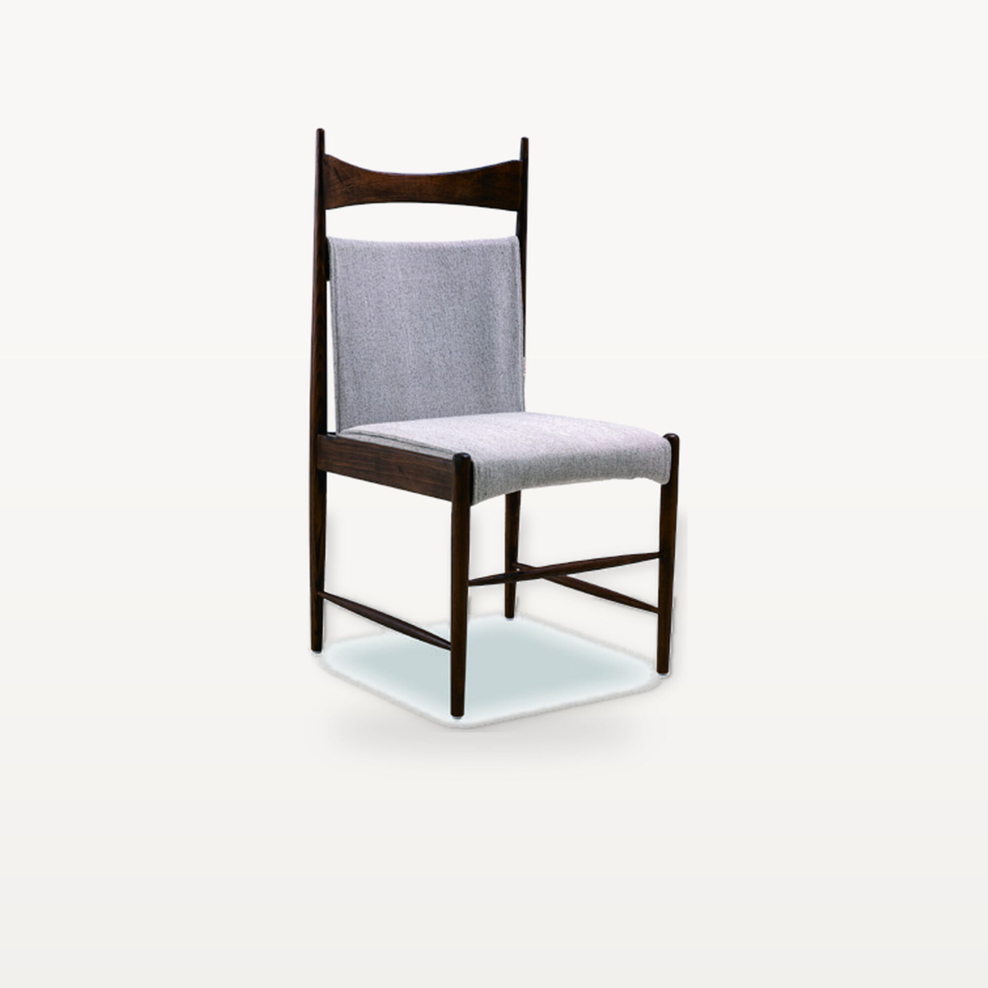 Warm Gathering scene by KBH with the Ram Horn Dining Chair, photographed in a dining room